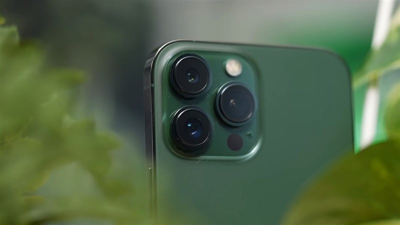 Mở hộp và trên tay iPhone 13 Pro màu xanh lá thân thiện môi trường Mở hộp và trên tay iPhone 13 Pro màu xanh lá thân thiện môi trường