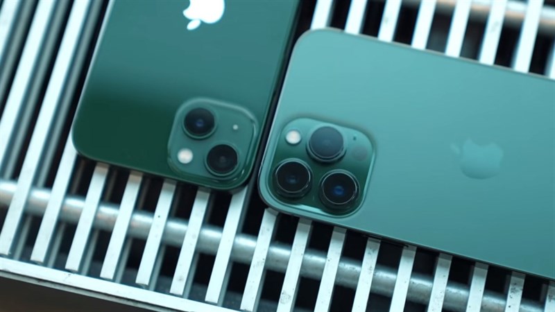 Mở hộp và trên tay iPhone 13 Pro màu xanh lá thân thiện môi trường Mở hộp và trên tay iPhone 13 Pro màu xanh lá thân thiện môi trường