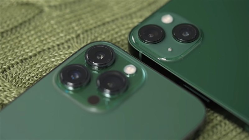 Mở hộp và trên tay iPhone 13 Pro màu xanh lá thân thiện môi trường Mở hộp và trên tay iPhone 13 Pro màu xanh lá thân thiện môi trường