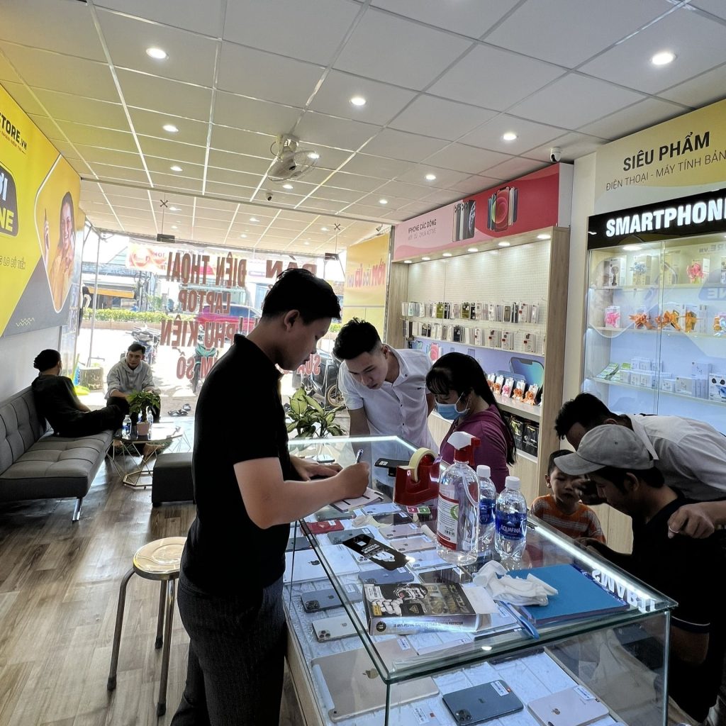 Không khí khai trương tưng bừng tại chi nhánh Halo Store Bình Phước Không khí khai trương tưng bừng tại chi nhánh Halo Store Bình Phước